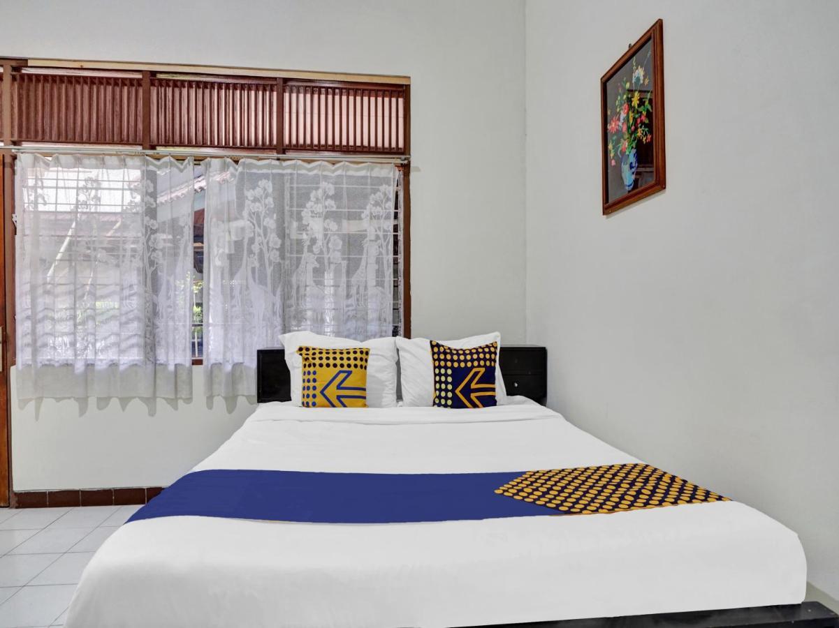 Oyo Life 90539 Taman Borobudur Guest House Syariah Blimbing  Exterior photo